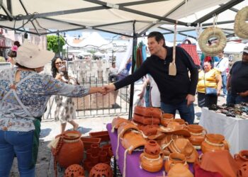 Alfonso Martínez invita a disfrutar del talento artesanal en la 6ª Expo Cruz de Barro