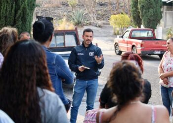 Yankel Benítez ofrece mesa técnica para regulación de predios  en colonia Pablo González