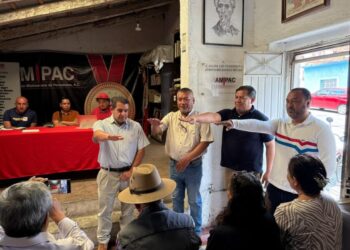 Toma protesta nueva delegación de Uruapan de la Asociación Michoacana de Periodistas A.C.