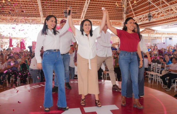 Fanny Arreola se destapa a favor de Gladyz Butanda rumbo a 2027