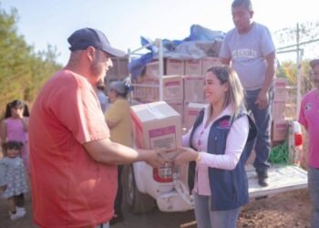 Dayana Pérez Mendoza fortalece apoyo a comunidades con entrega de balastre y despensas en El Romero y El Guayabo