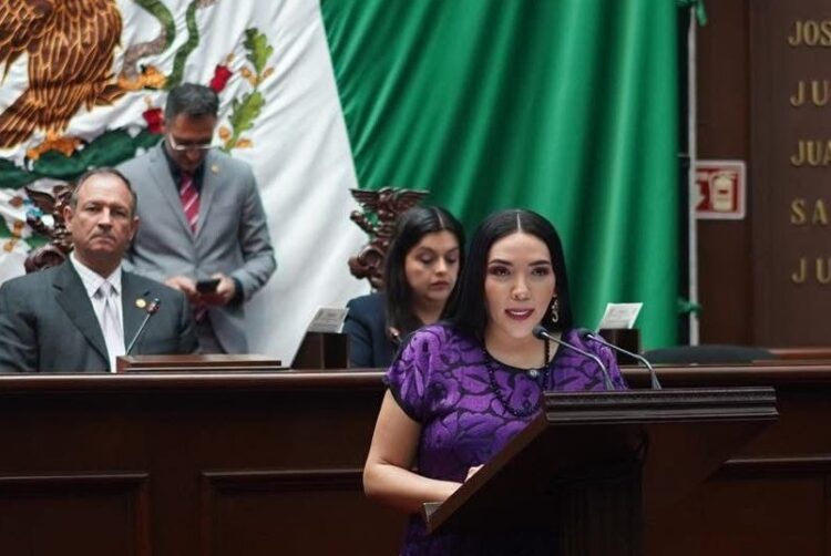 Propone Adriana Campos Huirache garantizar atención integral a mujeres en climaterio y menopausia