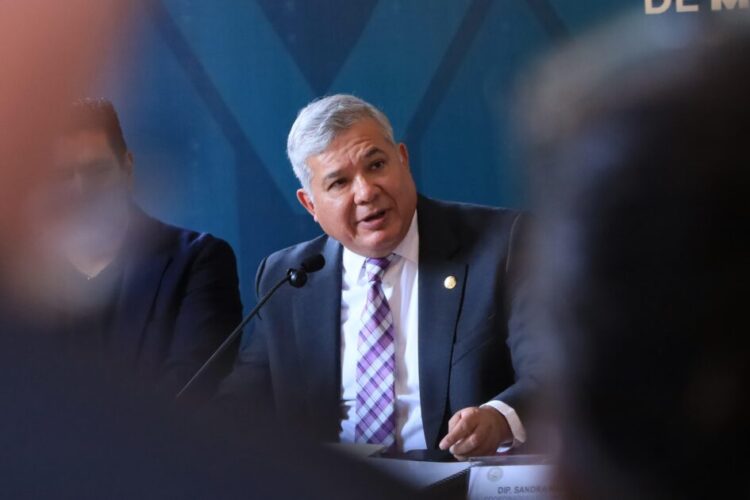 Impulsa Juan Antonio Magaña de la Mora ley para evitar juicios largos y fortalecer la solución pacífica de conflictos