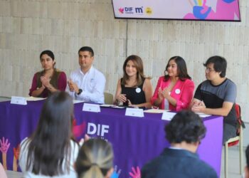 Paola Delgadillo inicia censo de población autista