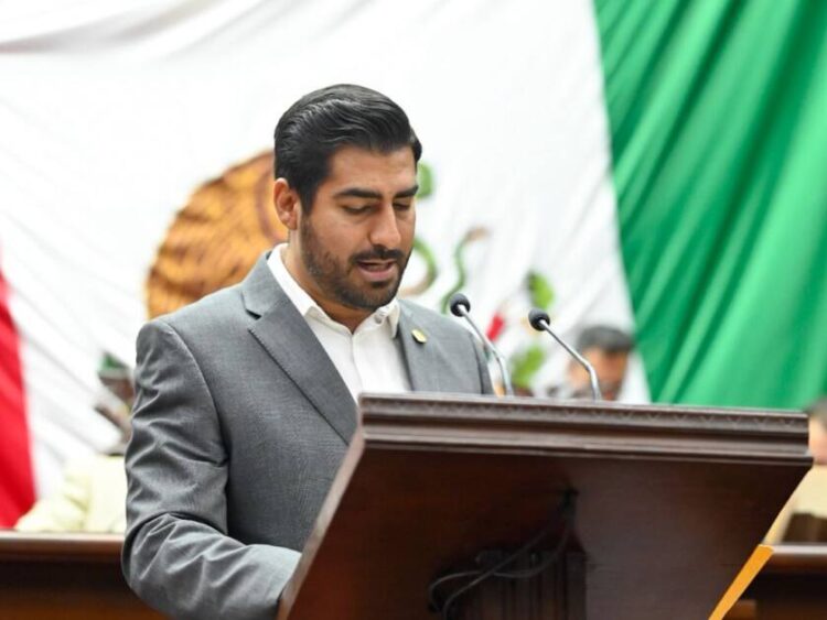 Poncho Chávez critica alza de gasolina y exige medidas reales para aliviar el bolsillo de las familias
