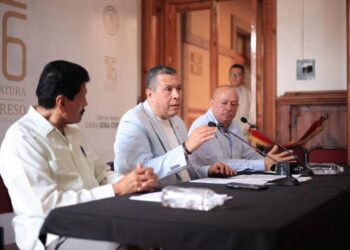 Barragán acompaña presentación de dos iniciativas del sector transportista del estado