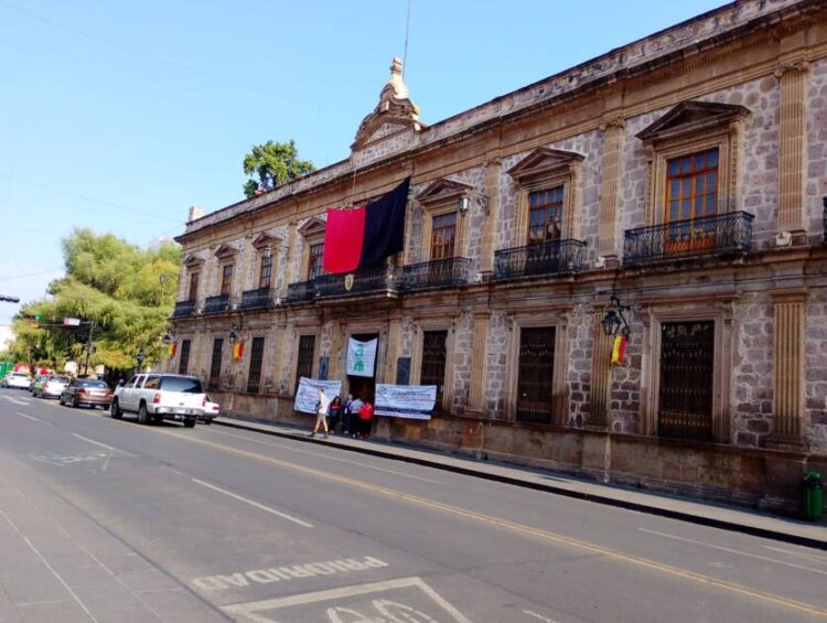 La JLCA establece embargo por 49 millones de pesos en cuanto concluya la huelga en la UMSNH por incumplimiento de convenio