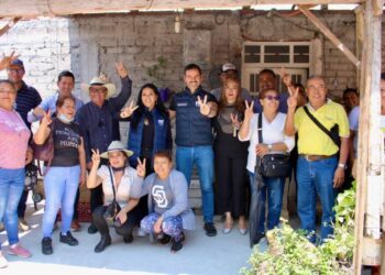 Yankel Benítez instala Comité de Obra en Lomas de La Aldea