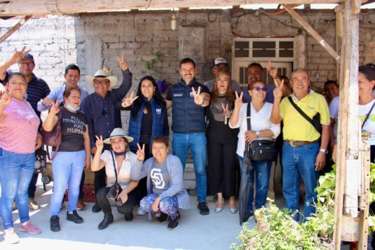 Yankel Benítez instala Comité de Obra en Lomas de La Aldea