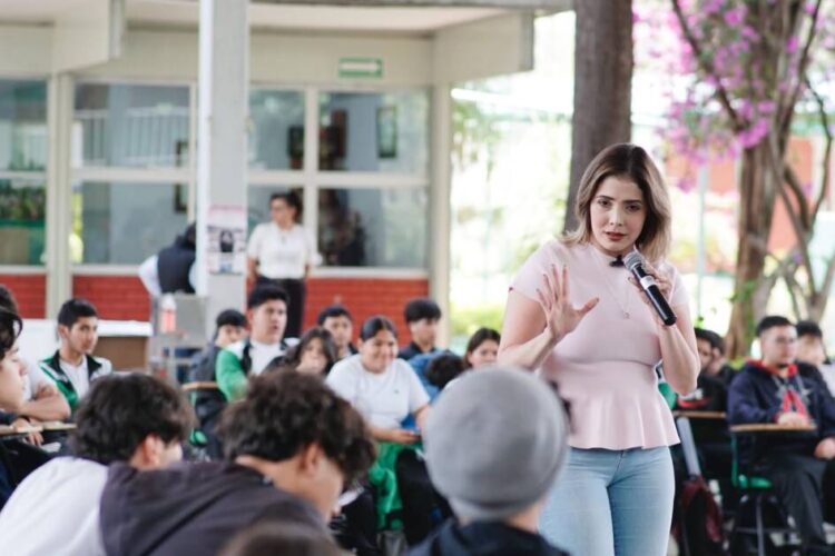 Datamétrica posiciona a Brissa Arroyo como única mujer aspirante a la alcaldía de Morelia