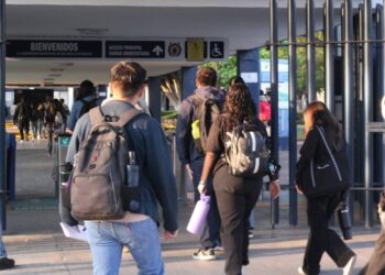 Niegan amparo a los alumnos que fueron obligados a firmar contra la huelga del SUEUM