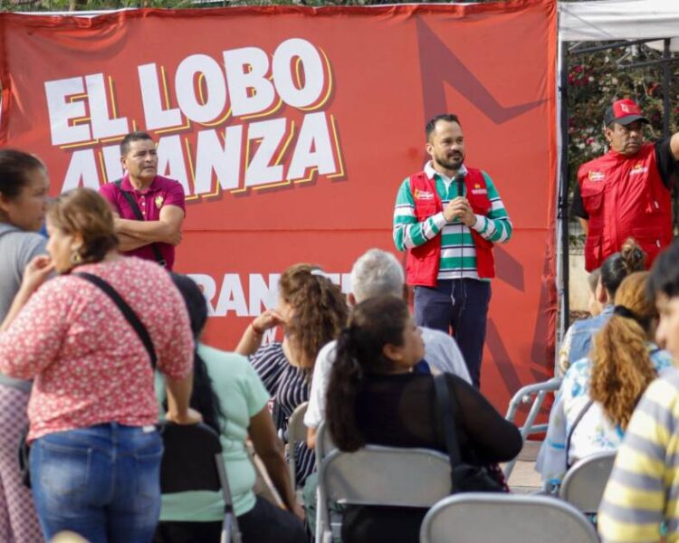 Tender la mano al que más lo necesita: Hugo Rangel encabeza jornada en Torreón Nuevo
