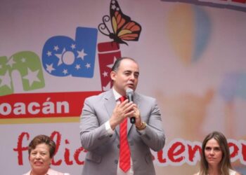 La mejor inversión que podemos hacer es con nuestras niñas y niños de Michoacán: Baltazar Gaona