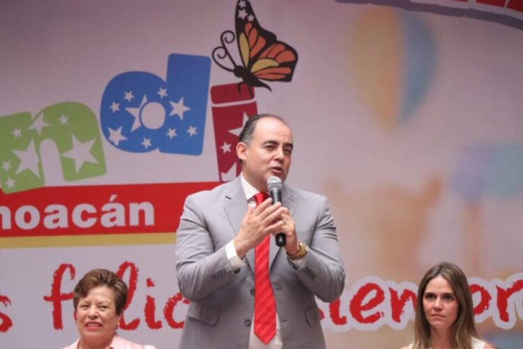 La mejor inversión que podemos hacer es con nuestras niñas y niños de Michoacán: Baltazar Gaona