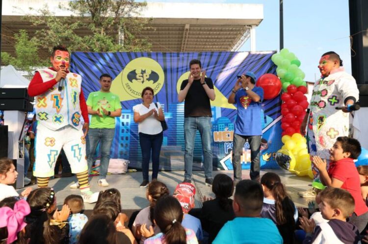 Alfonso Martínez celebra a la niñez en Santa María y llama a cuidar el futuro de Morelia