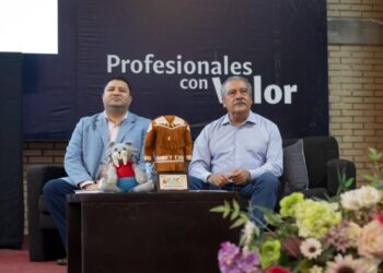 Acceso a becas y fortalecimiento de programas de estudio, compromisos de Morón con universitarios