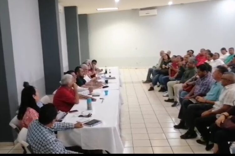 Denuncia frontal del SUEUM contra la rectora de la UMSNH, Yarabí Ávila y advierte estallamiento de huelga