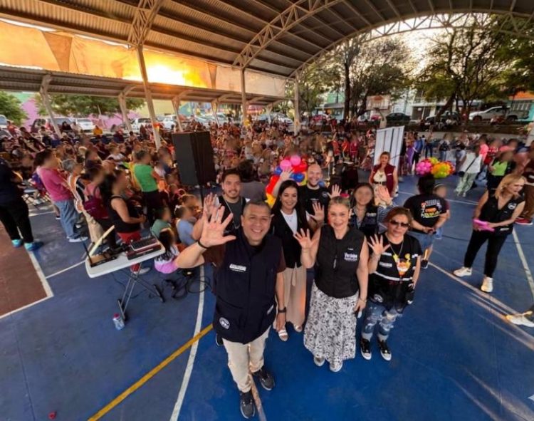 Miles de niñas y niños celebran su día junto a Juan Carlos Barragán