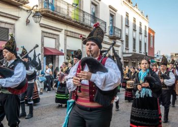 Rotundo éxito, la presentación de la Banda de Gaitas de Forcarei en Morelia