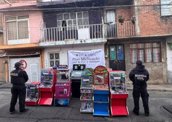 En cateo a establecimiento de video juegos, se aseguran 49 máquinas tragamonedas y droga en Quiroga