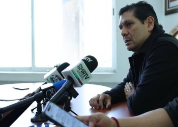 Pide Ernesto Núñez revisar ajustes al calendario escolar; advierte afectaciones a familias trabajadoras