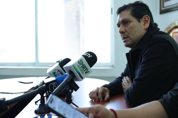Pide Ernesto Núñez revisar ajustes al calendario escolar; advierte afectaciones a familias trabajadoras