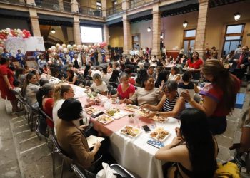 Congreso del Estado reconoce labor de las madres michoacanas en la sociedad