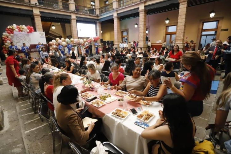 Congreso del Estado reconoce labor de las madres michoacanas en la sociedad