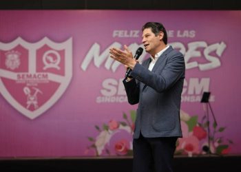 Reconoce Alfonso Martínez Alcázar, esfuerzo de mamás del ayuntamiento