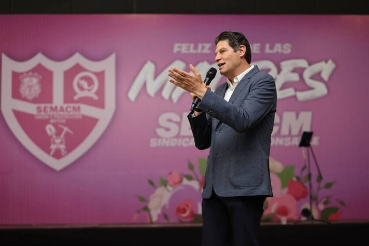Reconoce Alfonso Martínez Alcázar, esfuerzo de mamás del ayuntamiento
