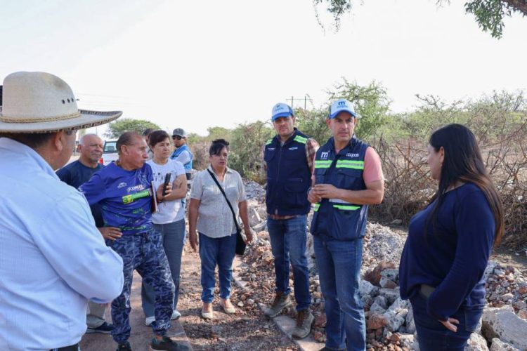 Adolfo Torres realizó recorrido en territorio con vecinos de la zona Norte de Morelia