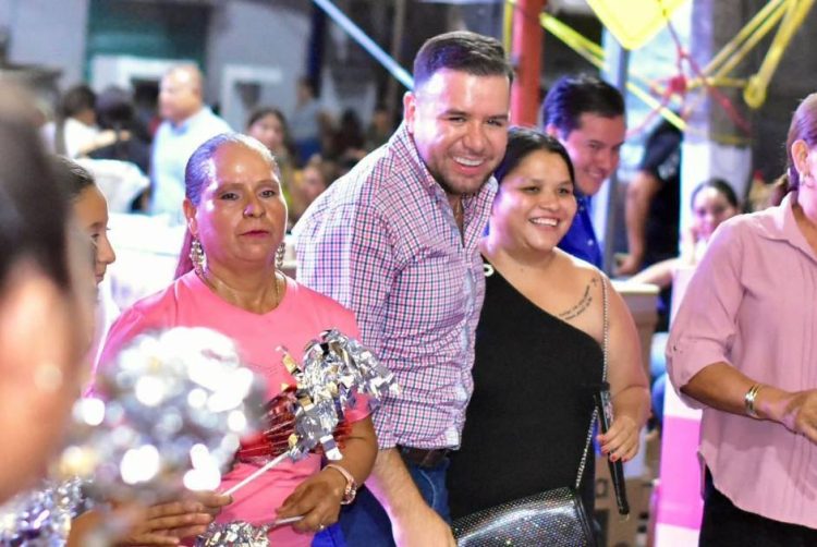 Las madres de familia son el motor de nuestra sociedad: Reyes Galindo