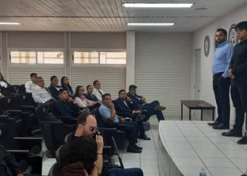 Promueve Carlos Torres Piña capacitación especializada para la atención de personas con discapacidad