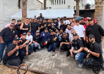Convive Alfonso Martínez Alcázar con creadores de la Copa Youtubers MX