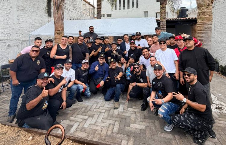 Convive Alfonso Martínez Alcázar con creadores de la Copa Youtubers MX