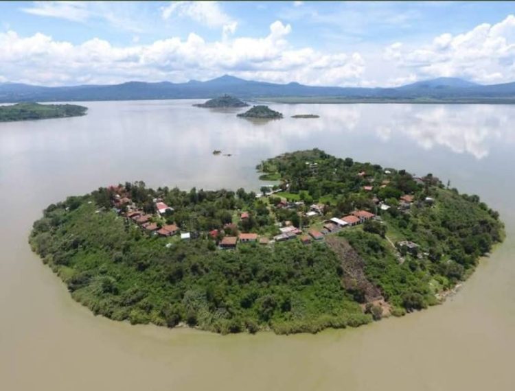 La isla de Yunuén decidirá el 23 de mayo si rompe con el control municipal de Pátzcuaro o avanza hacia la autonomía indígena