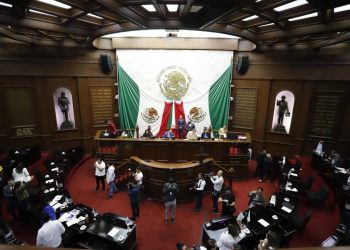 76 Legislatura reconoce el uso de la escritura a mano para fomentar el pensamiento crítico