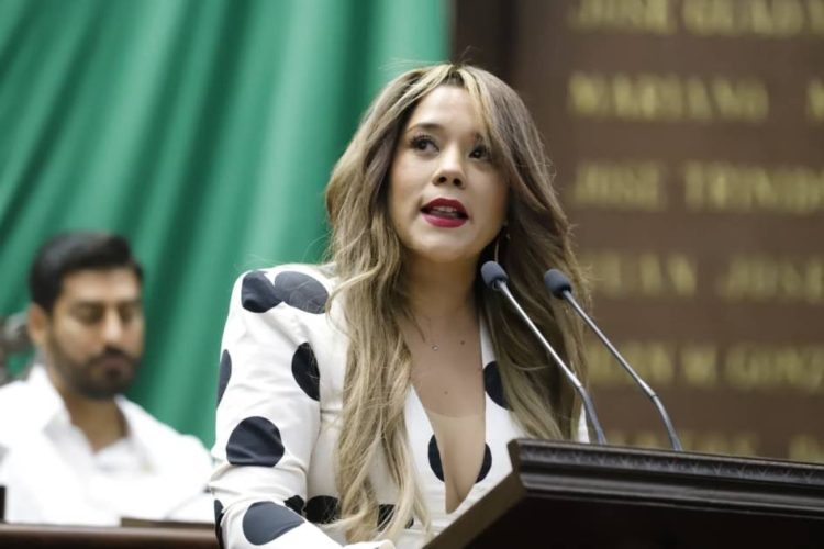 Desde tribuna, Xóchitl Ruiz pide coordinación institucional para frenar la violencia escolar