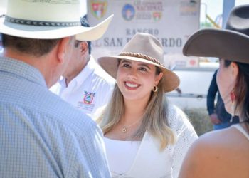 En la Expo Ganadera Michoacán 2026, Dayana Pérez Mendoza, anunció apoyos extraordinarios para ganaderos de Salvador Escalante