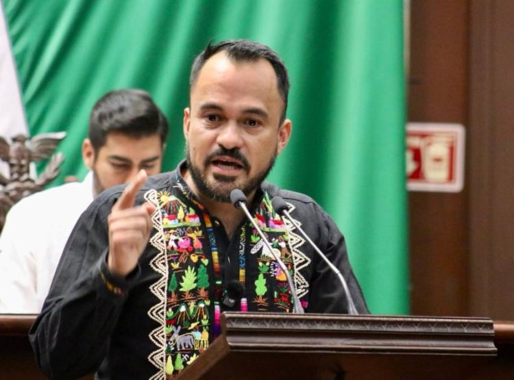 Enseñar en el México rural significó enfrentar la barbarie: Hugo Rangel