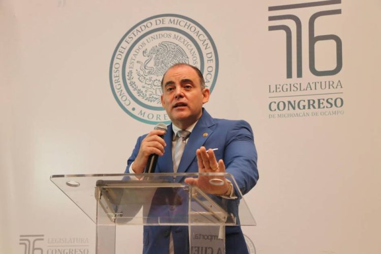 Confía Baltazar Gaona en cumplimiento de acuerdos tras levantamiento de huelga en la UMSNH