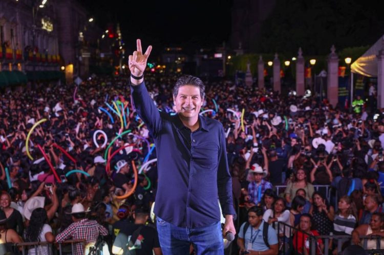 Disfruten de Morelia, la ciudad más bella: Alfonso Martínez ante miles de personas en concierto de aniversario