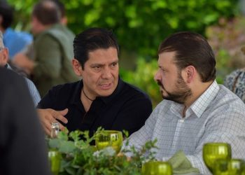 Reconoce Ernesto Núñez decisión de Semarnat de frenar proyecto en Mahahual y celebrar protección ambiental