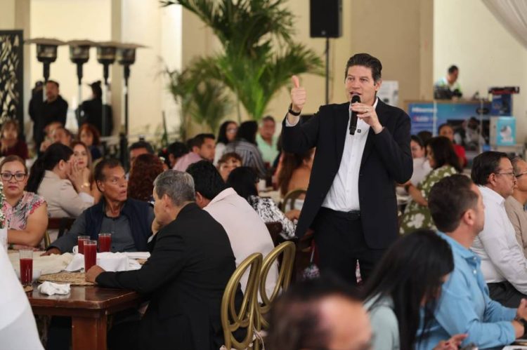 Alfonso Martínez reconoce a maestras y maestros como formadores del futuro de Morelia