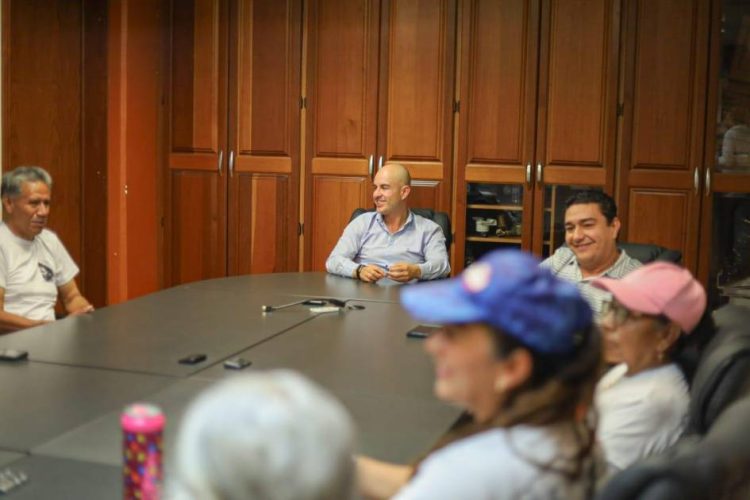 Adolfo Torres da seguimiento a proyectos hidráulicos junto a liderazgos de Rubén Jaramillo