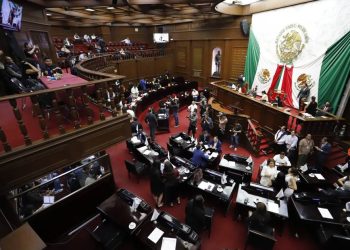 Legisla Congreso del Estado para la reintegración a la vida social de los migrantes michoacanos