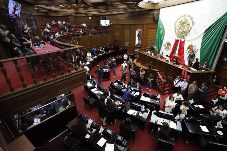 Legisla Congreso del Estado para la reintegración a la vida social de los migrantes michoacanos