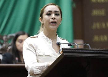 Celebra Grecia Aguilar aprobación de reforma qe planteó para proteger economía de las familias y frenar abusos en escuelas