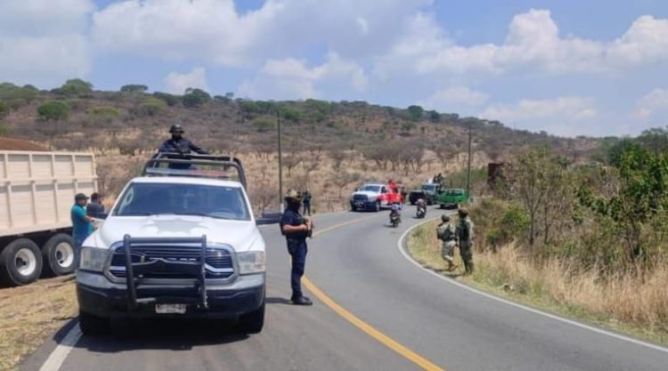 Restablecida el libre tránsito tras bloqueo carretero en Cotija