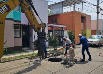 Adolfo Torres coordina trabajos de rehabilitación sanitaria en boulevard de Las Primaveras